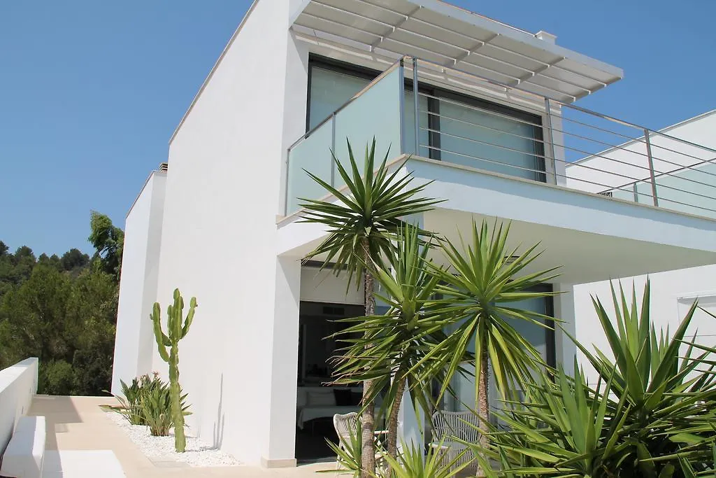 B-Only Beach House Villa Alcanada