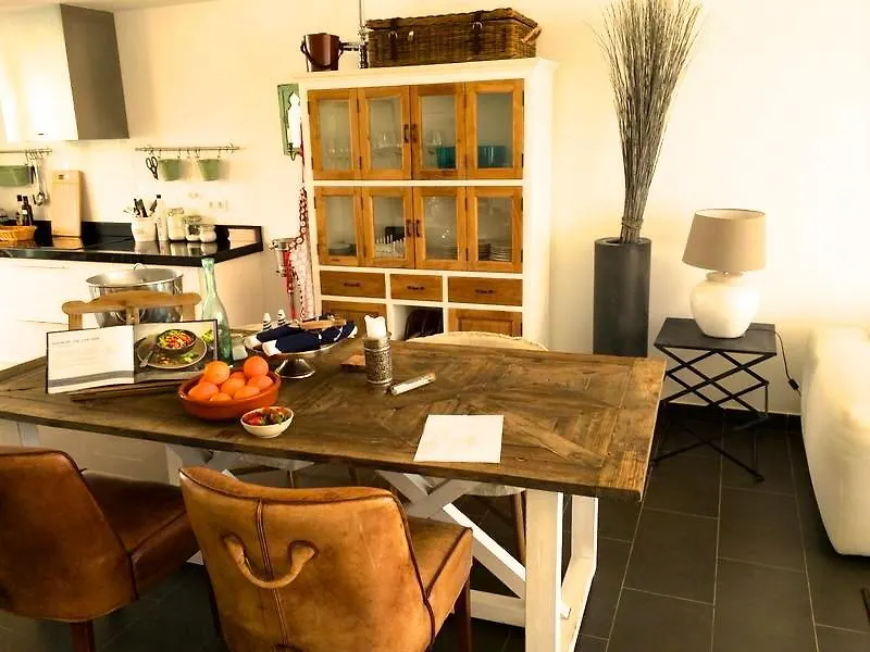 B-Only Beach House Villa Alcanada 0*,